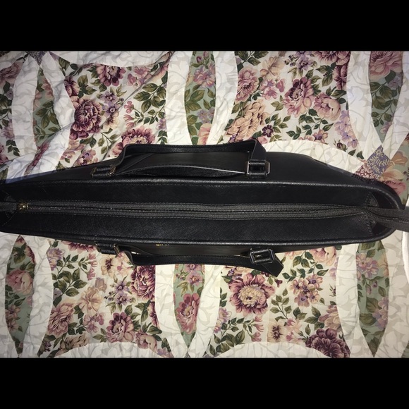 LIKE NEW Michael Kors Tote - Picture 6 of 8